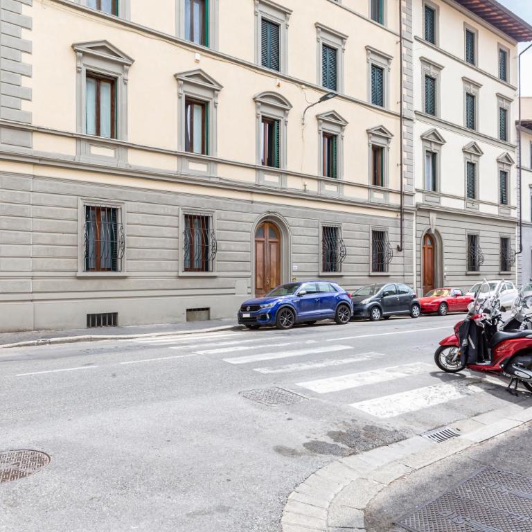 GuestHost - Stibbert & Statuto Elegant Flat with Balcony - Two-Bedroom Apartment - 23