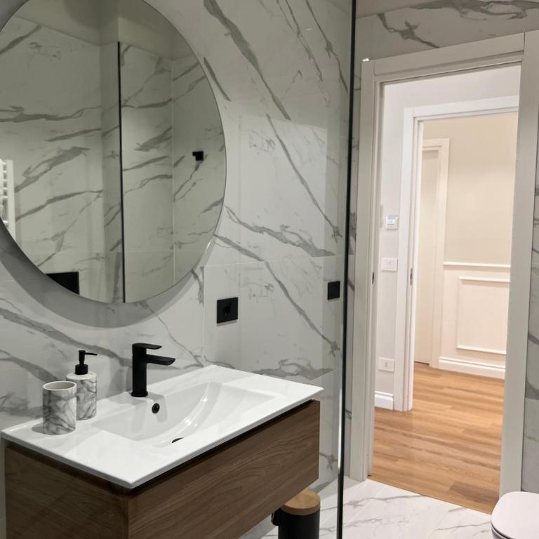 Cindy Rooms - Double Room with Private Bathroom - 7