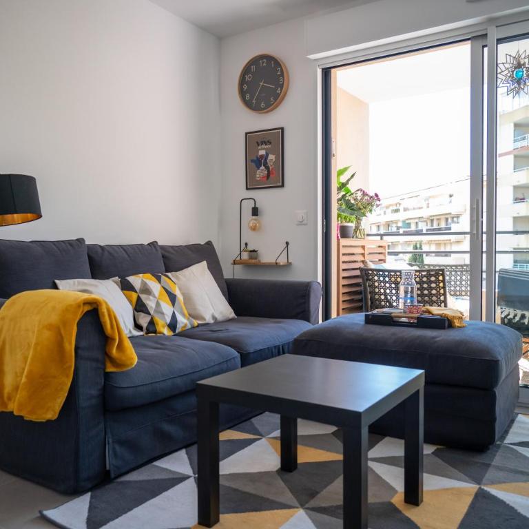 PWS - Sunny modern flat near Juan Les Pins Pinede & beach - Terrace & AC! - Two-Bedroom Apartment - 1