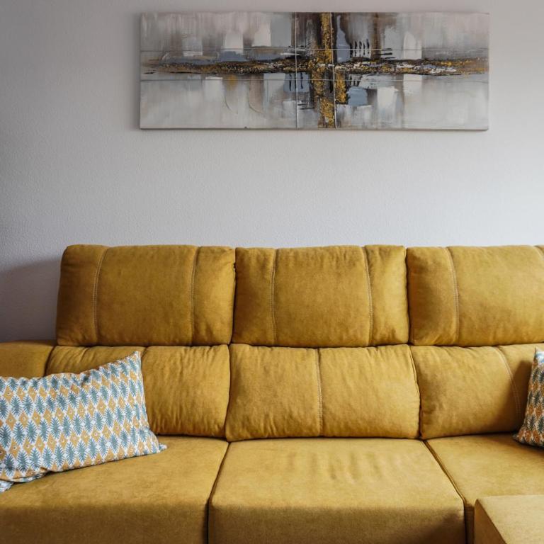 Bright House With Working Space - Three-Bedroom Apartment - 9