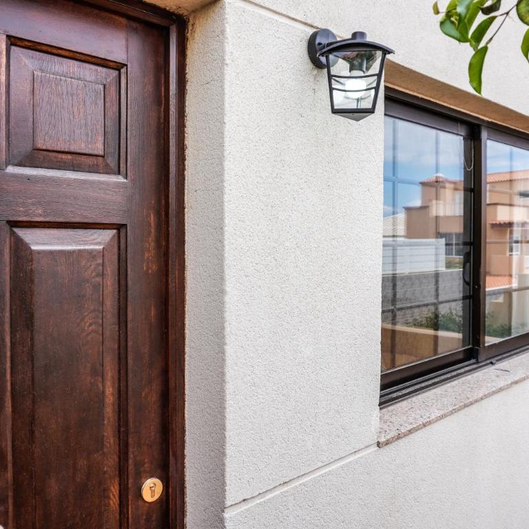 Bright House With Working Space - Three-Bedroom Apartment - 35