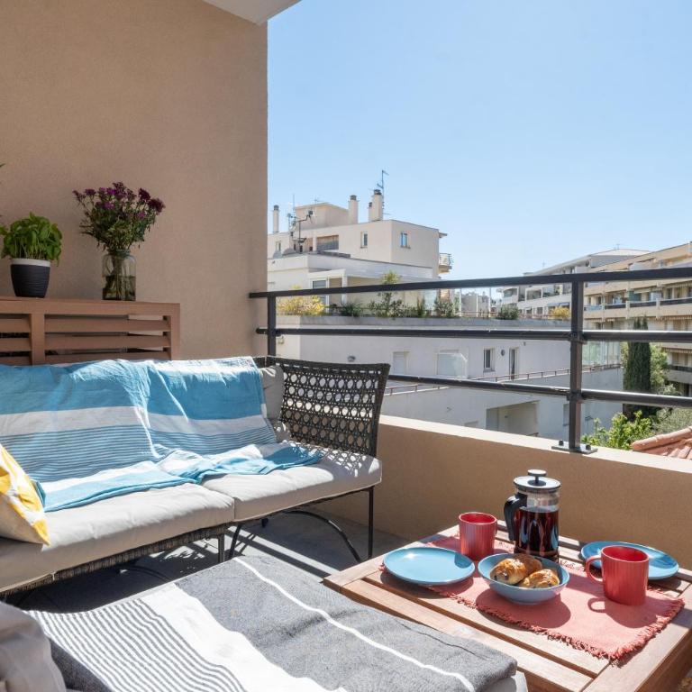 PWS - Sunny modern flat near Juan Les Pins Pinede & beach - Terrace & AC! - Two-Bedroom Apartment - 19