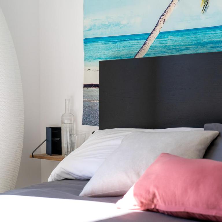 PWS - Sunny modern flat near Juan Les Pins Pinede & beach - Terrace & AC! - Two-Bedroom Apartment - 8