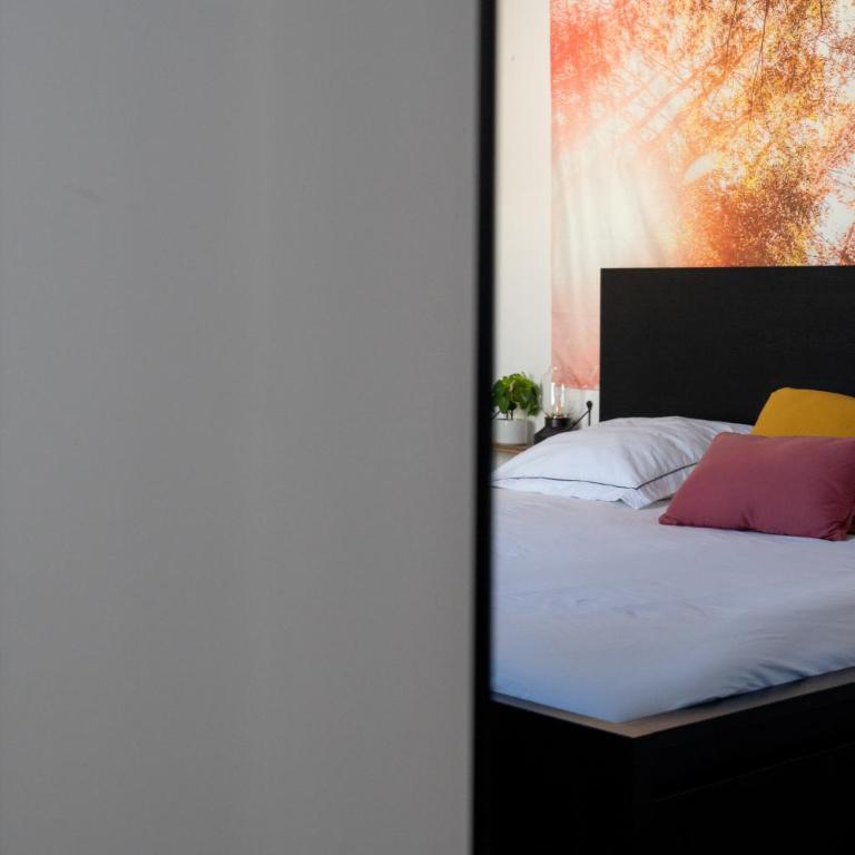 PWS - Sunny modern flat near Juan Les Pins Pinede & beach - Terrace & AC! - Two-Bedroom Apartment - 11