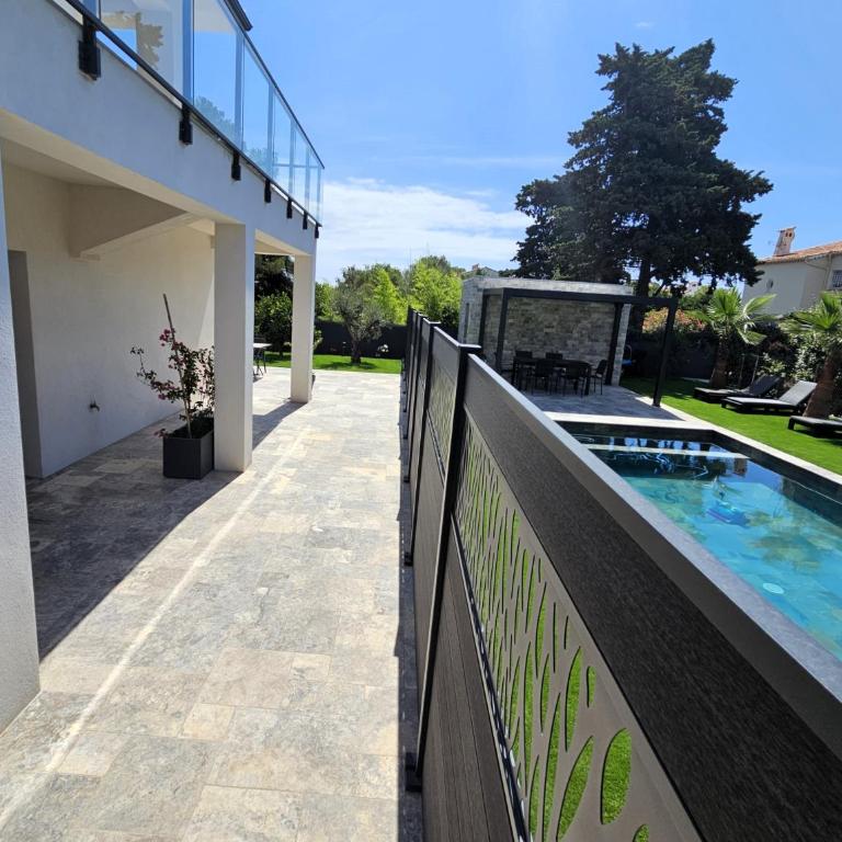 ETOILE DU BERGER Saint Aygulf 3 Villas et 4 appartements jardin individuel et piscine chauffée en saison - la mer et les plages 450 m - Apartment with Terrace - Le Mistral - 20
