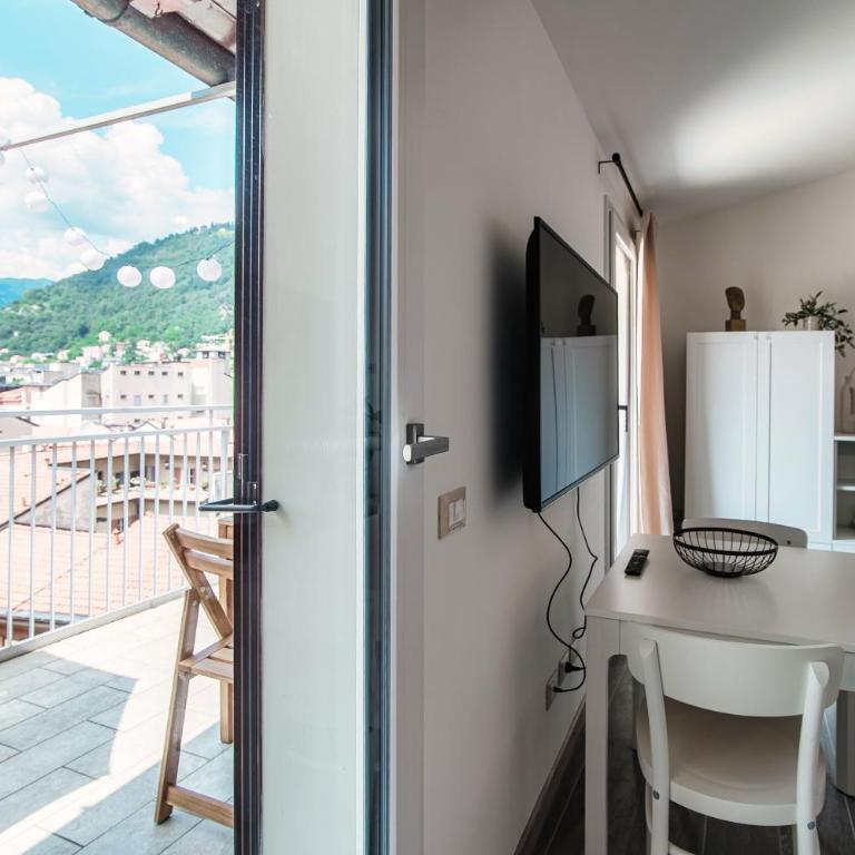 Bonanomi Como by Quokka 360 - Rooftop Terrace with Duomo View - Studio with Balcony - 16