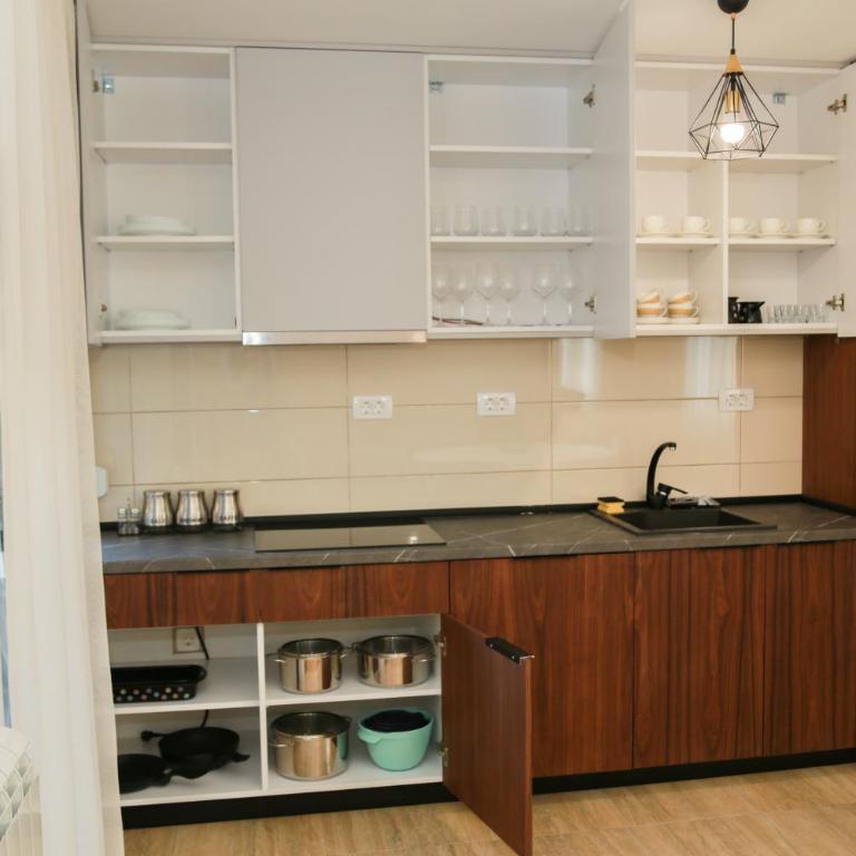 Lakeside Serenity - Two-Bedroom Apartment - 20