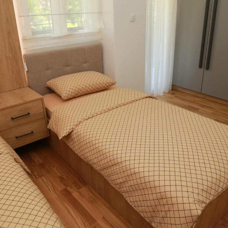 Lakeside Serenity - Two-Bedroom Apartment - 30