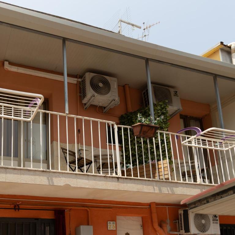 Cortile Pace - One-Bedroom House - 2