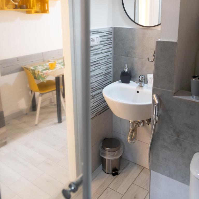 Cortile Pace - One-Bedroom House - 7