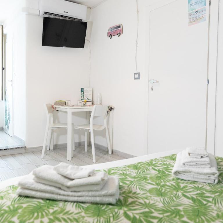 Cortile Pace - One-Bedroom House - 6