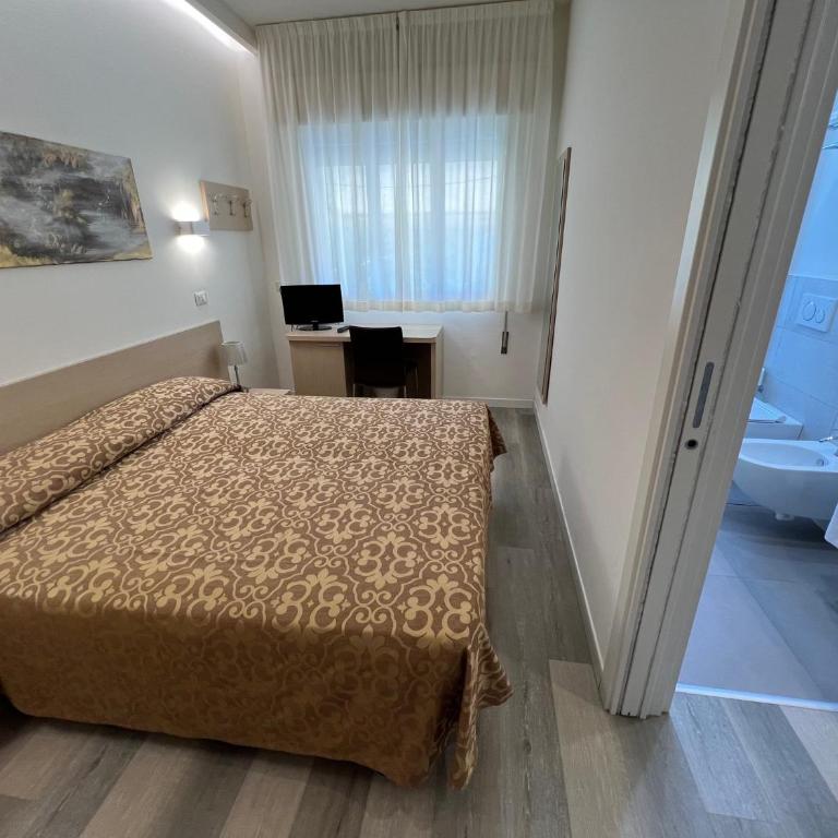 Hotel Castiglione - Two Connecting Double Rooms - 1