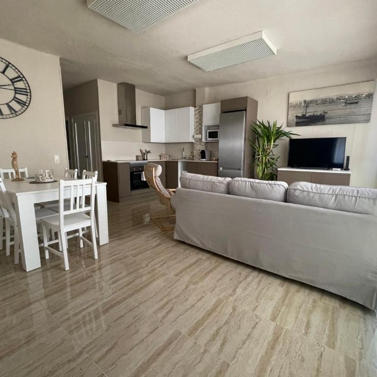 Cal Xambu - Three-Bedroom Apartment - 3