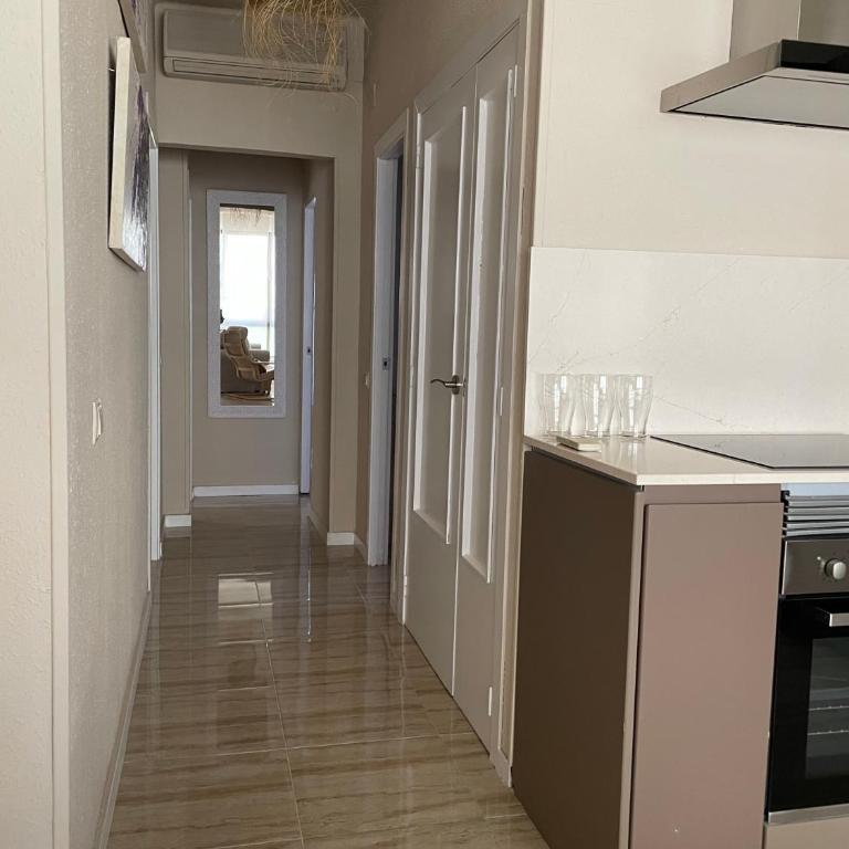Cal Xambu - Three-Bedroom Apartment - 9