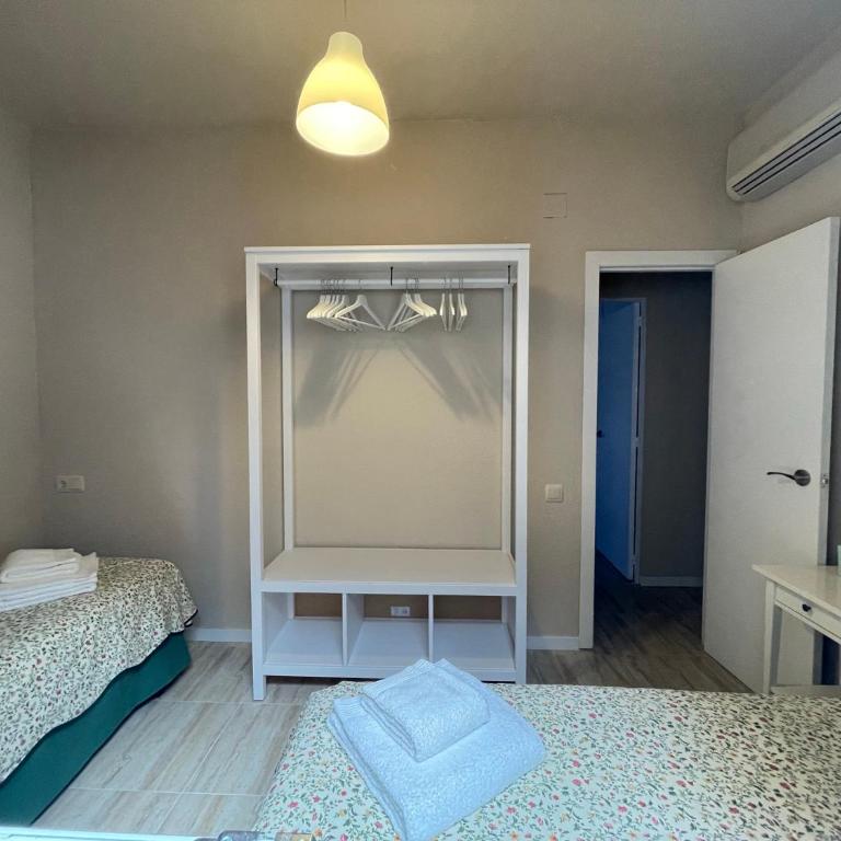 Cal Xambu - Three-Bedroom Apartment - 6