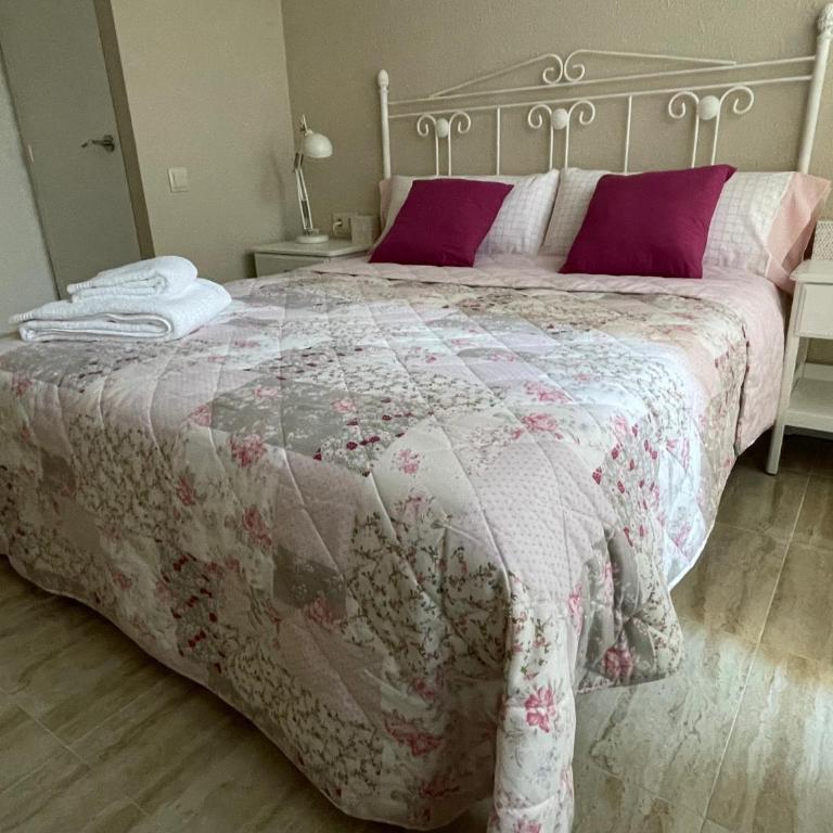 Cal Xambu - Three-Bedroom Apartment - 14