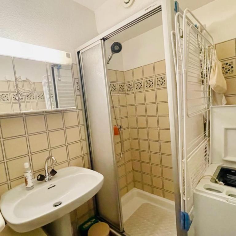 30 m next to Les Grands Bains - Appartement - 7
