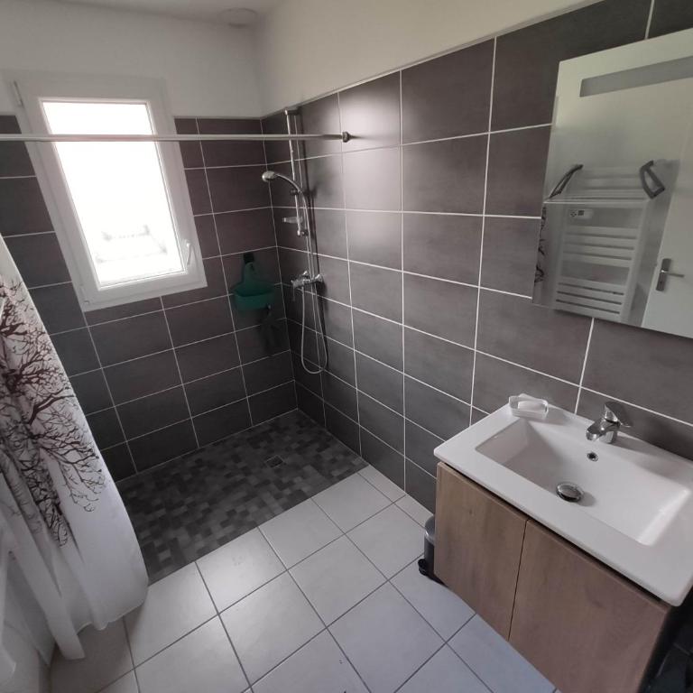 2 Maisons de 3 et 2 chambres avec grande piscine commune - Maison 3 Chambres - 9