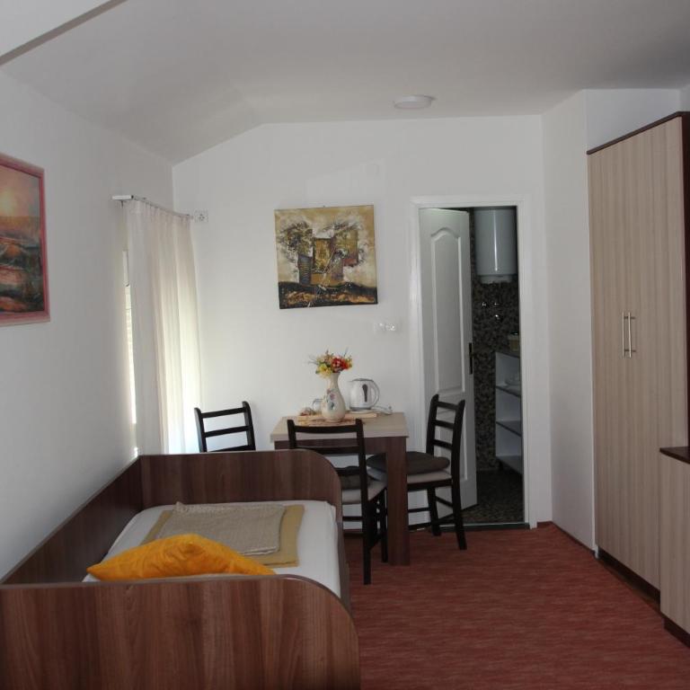 Pansion Infinity - Triple Room with Private Bathroom - 4