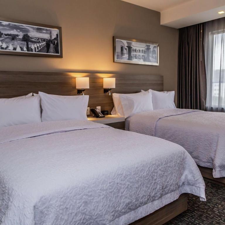 Hampton Inn & Suites By Hilton Puebla - Habitación Doble con 2 camas dobles - No fumadores - 4