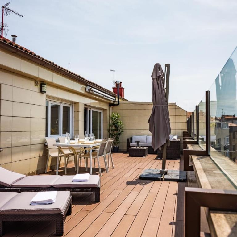 Lujoso ático entre 2 playas con garaje, terraza, vistas y wifi - Apartamento de 2 dormitorios - 29