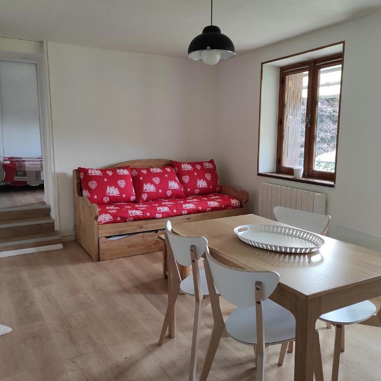 Appartement charmant rénové 47m², 4 pers, proche pistes ski, parking, WiFi - Appartement 1 Chambre - 3