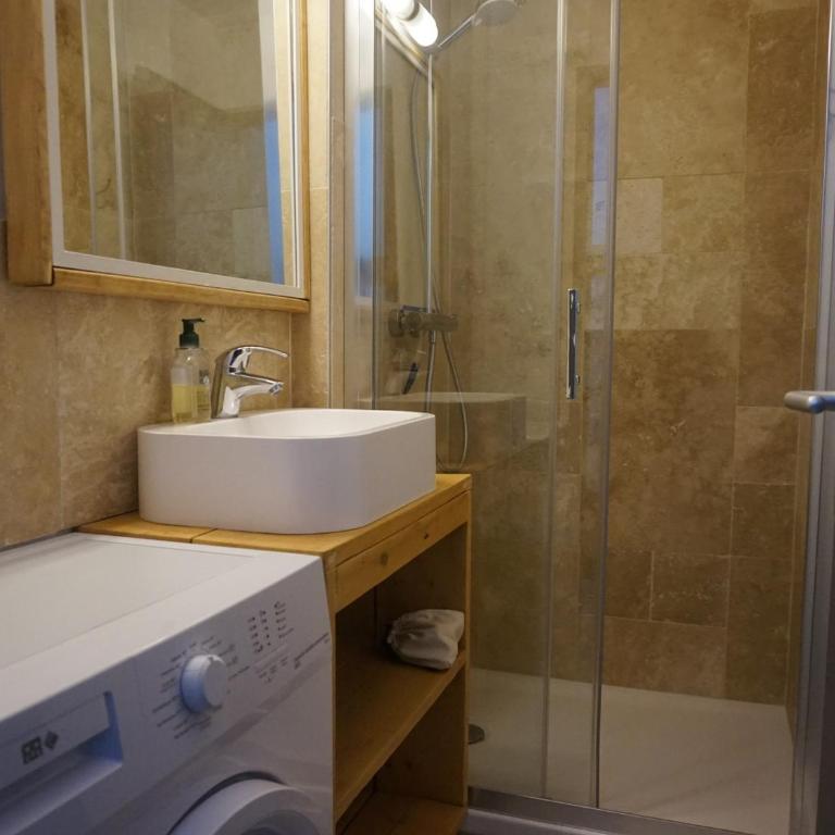 Appartement rénové 3 étoiles, balcon, proche ski - FR-1-737-15 - Appartement - 2
