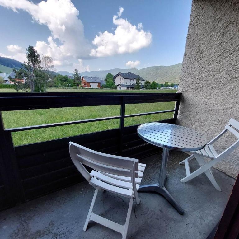 Appartement lumineux 40m², 2 balcons sud, Autrans, 4 pers, parking inclus - Apartamento de 1 dormitorio - 4