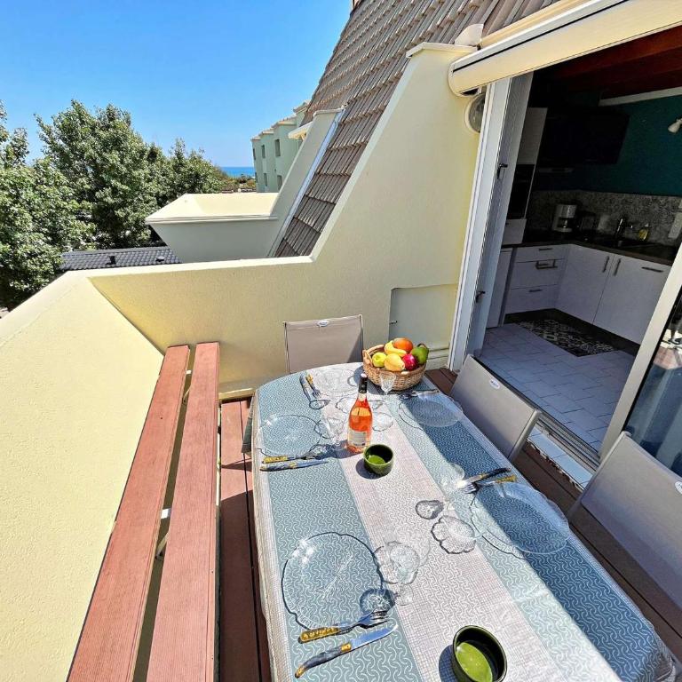 Appartement 6 pers, accès direct plage, proche commerces, terrasse, parking, Wi-Fi optionnel - FR-1-387-199 - Appartement - 1
