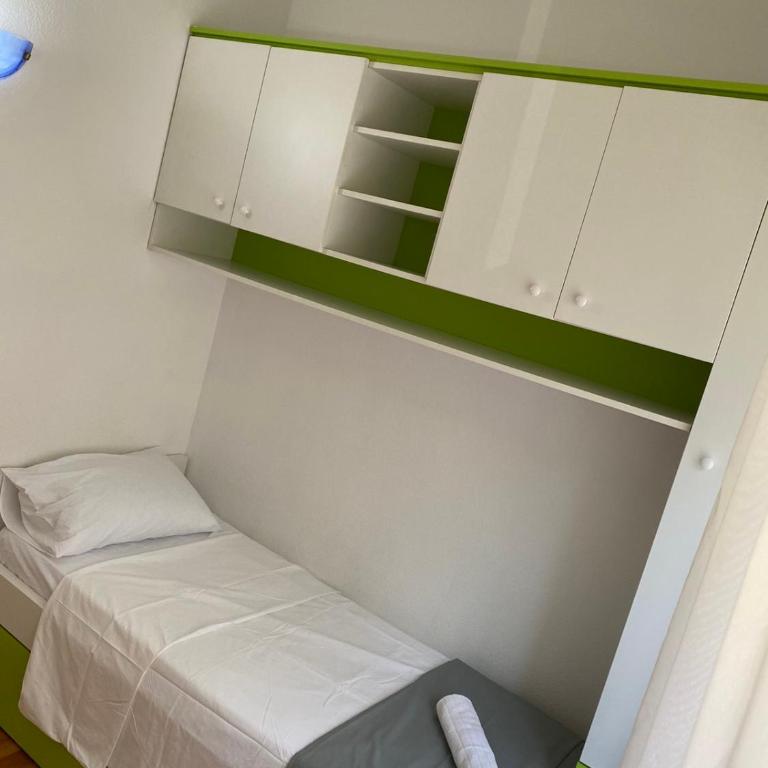 Apartman Nika - Two-Bedroom Apartment - 27