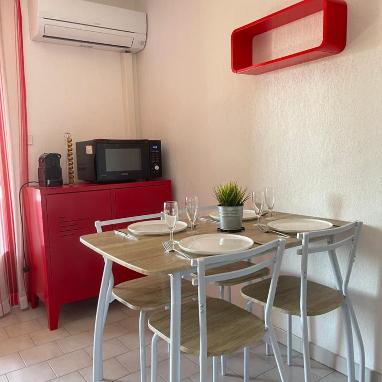 T2 avec piscine 5 mn des plages et village - Apartamento de 1 dormitorio - 12