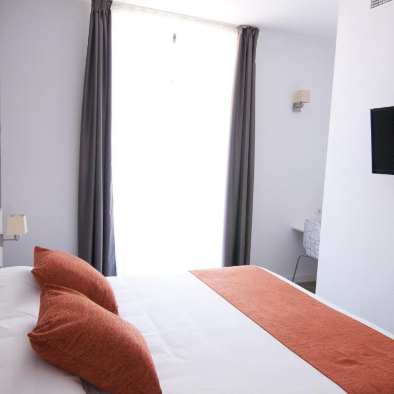 Hostal Live Barcelona - Superior Double or Twin Room with Terrace - 38