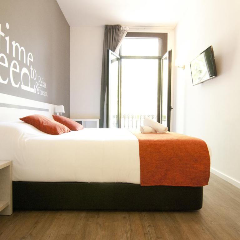 Hostal Live Barcelona - Double or Twin Room - 22