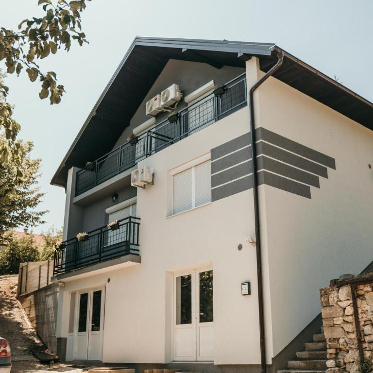 Mirna Bosna - Kuća s 5 Spavaćih Soba - 8