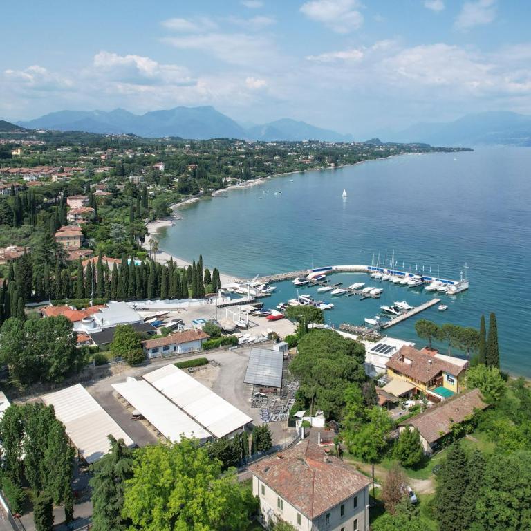 casetta giù al lago - Two-Bedroom Apartment - 43