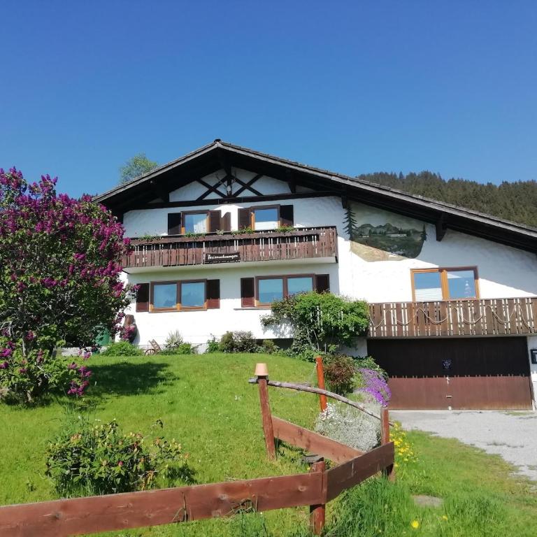 Haus Nöß - Apartment mit Blick auf die Berge - 1