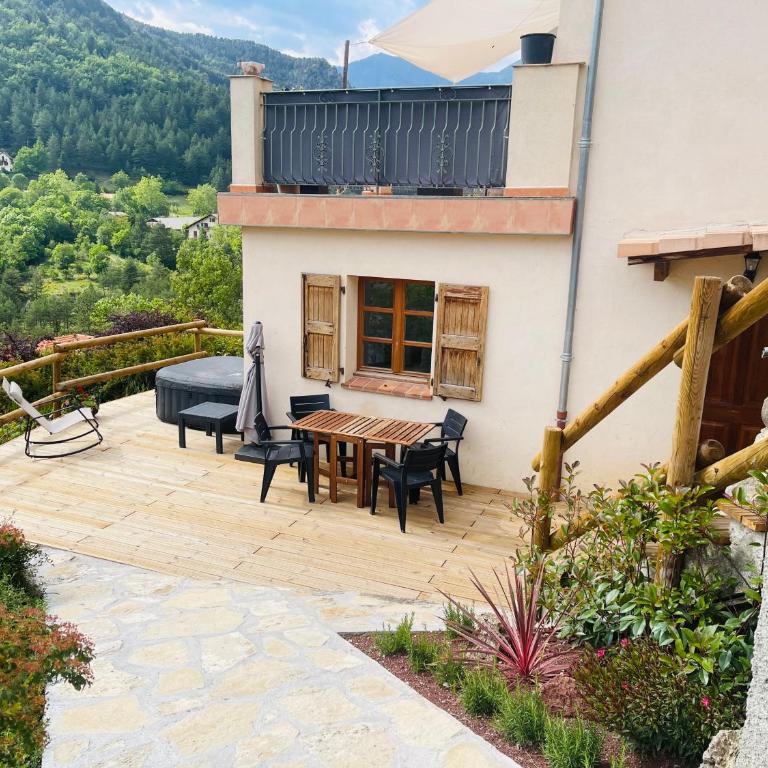 Le gîte de château vieux - Appartement avec Vue sur la Montagne - 1