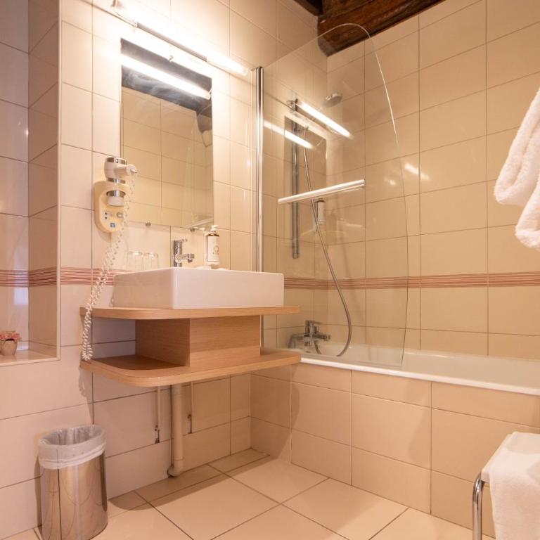 Teritoria Hôtel Wilson - Petite Chambre Double Classique - 4