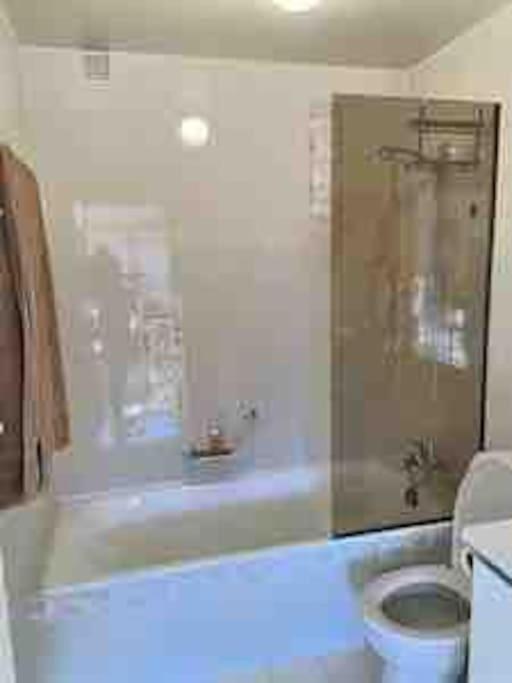 superbe appartement avec vue sur montagnes, calme - Appartement 3 Chambres - 13