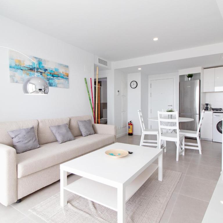 Global Vacacional, Apartamento con terraza, vistas al mar y a la piscina - Apartment mit Terrasse - 5
