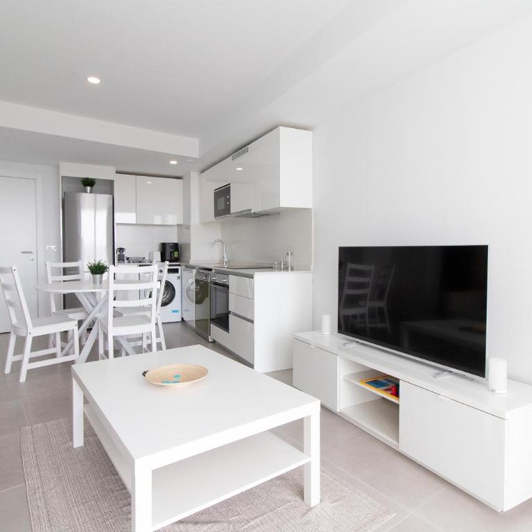 Global Vacacional, Apartamento con terraza, vistas al mar y a la piscina - Apartment mit Terrasse - 4