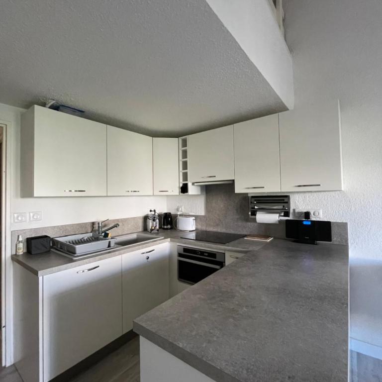Appart Duplex Climatisé & Terrasse - centre village et mer à pieds - Appartamento con 2 Camere da Letto - 6