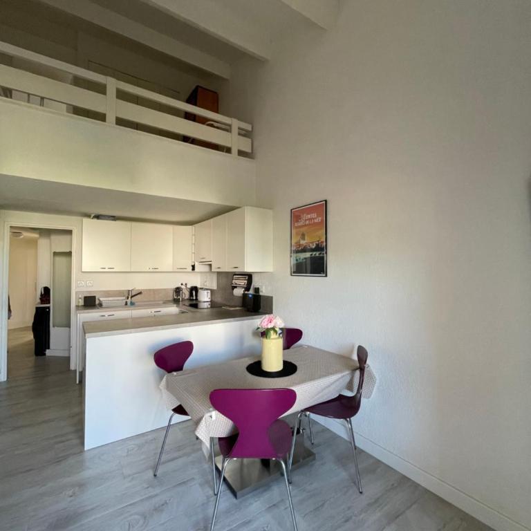 Appart Duplex Climatisé & Terrasse - centre village et mer à pieds - Appartamento con 2 Camere da Letto - 4