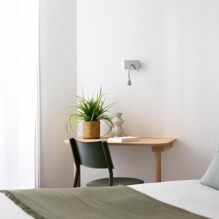 Hôtel Suzane - Petite Chambre Simple - 3