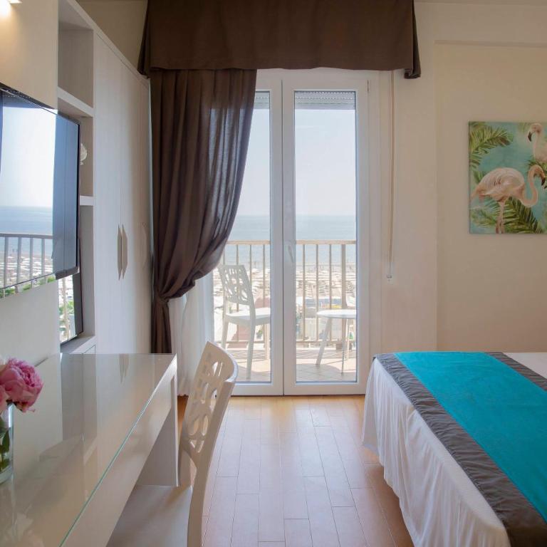 Hotel Mon Cheri - Classic Double or Twin Room with Front Sea View - 1