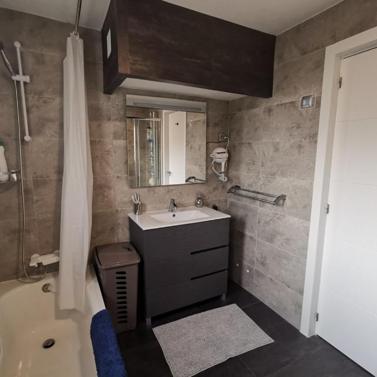 Corner Penthouse Sleeps 4 with Parking - Apartamento - 19