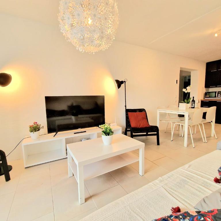 AA Guest - Piscis Mountain View Eco Apartment - One-Bedroom Apartment - 5