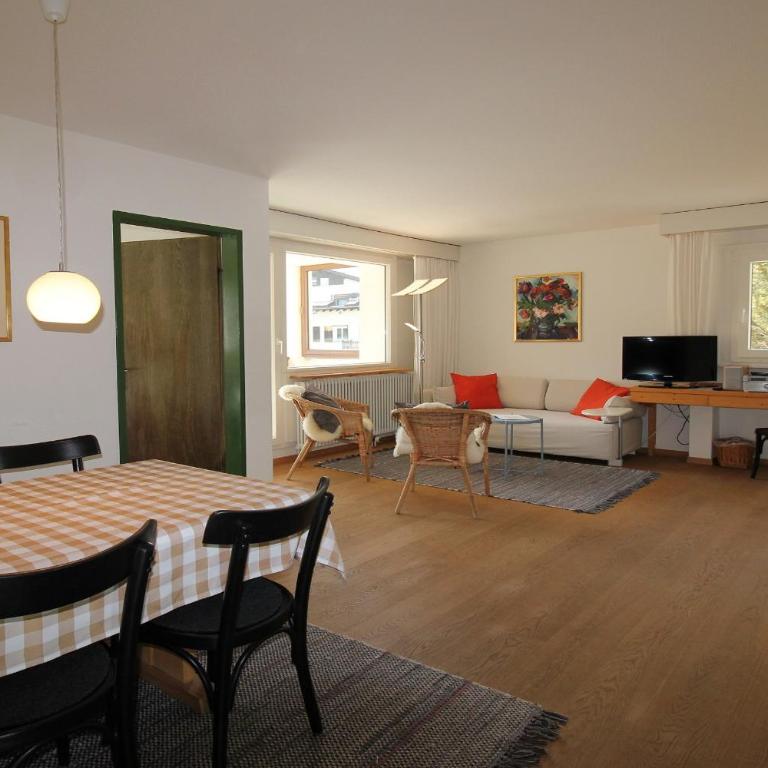 Residenza Lagrev 2 Zimmerwohnung - Nr 002 - Typ 21A - Hochparterre - Süd West - Apartamento con vistas a las montañas - 4