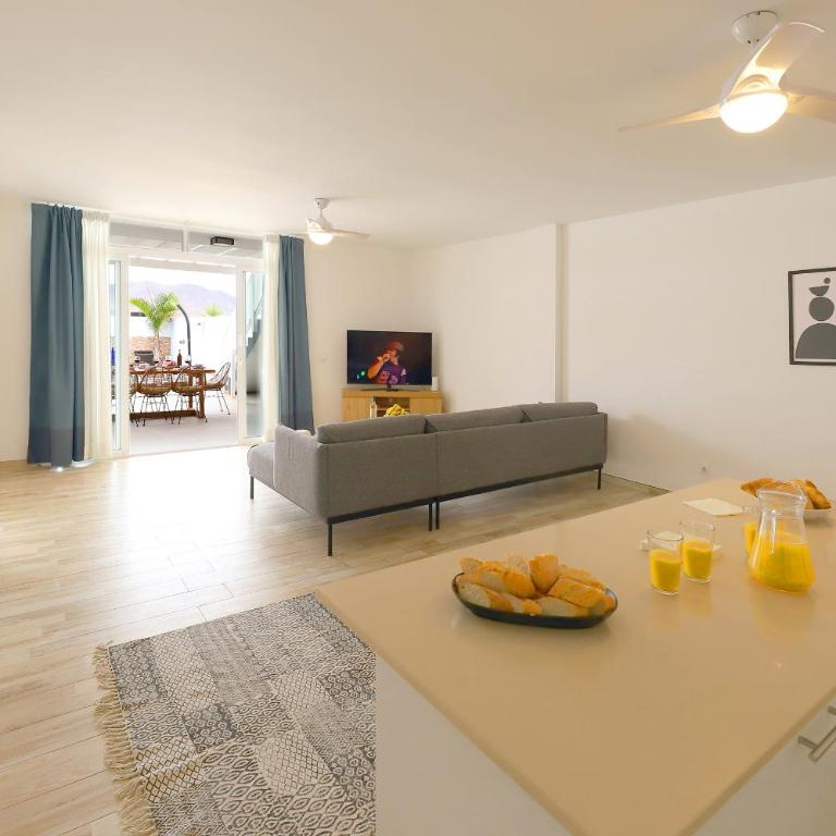 Bella, modern 4 bed Playa Blanca - Villa - 4