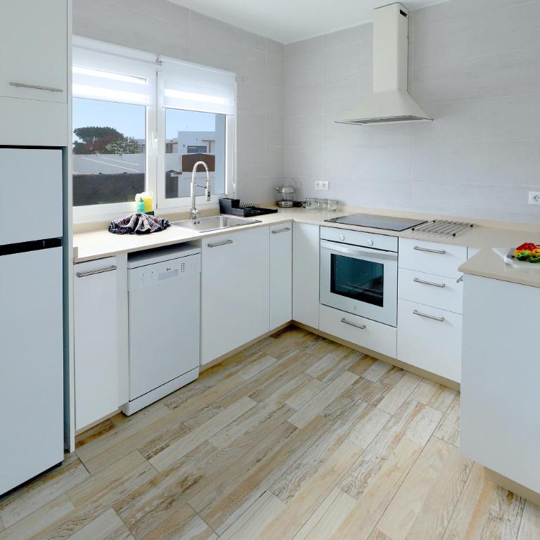 Bella, modern 4 bed Playa Blanca - Villa - 18